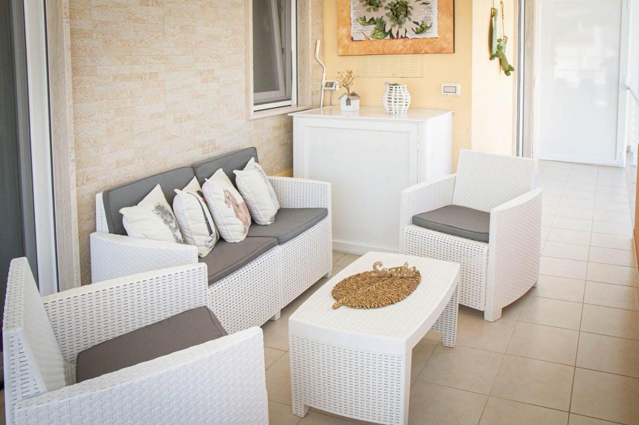 B&B Alla Niviera Adelfia Exteriör bild